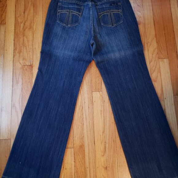Seven 7 Jeans - Picture 3 of 3